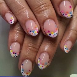 Ava Nails - Polka dots