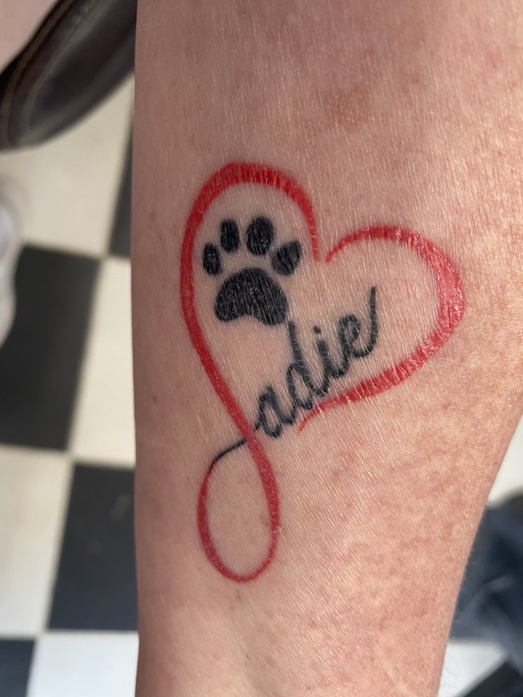 STRANGE DAZE Updated September 2024 10 Reviews 1047 N Irish Rd