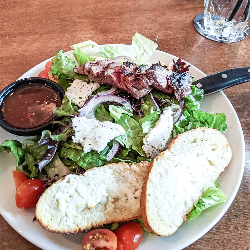 Moxies Argentia Restaurant - Steak salad - Canadian (New) Near Me - Mississauga, Ontario Moxies Argentia Restaurant - Steak salad - Canadian (New) Near Me - Mississauga, Ontario