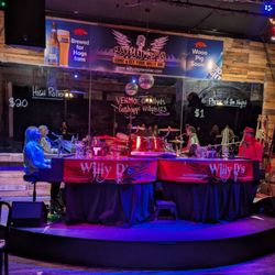 Willy D's Dueling Pianos