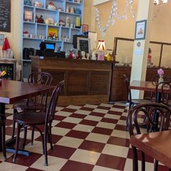 Lizzie's - Ambience
