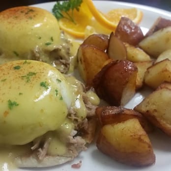 Scramblers Cafe - Kalua Benedict - Breakfast & Brunch Near Me - Norco, California Scramblers Cafe - Kalua Benedict - Breakfast & Brunch Near Me - Norco, California