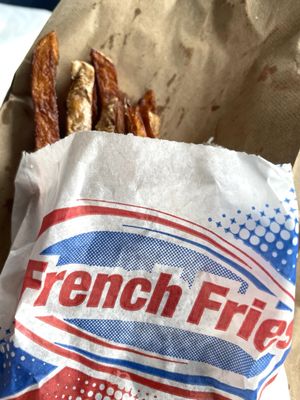 Lolo's BBQ & Hotdogs by null