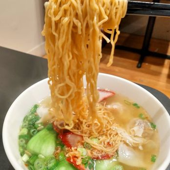 Umi Cafe - Wonton Noodles with BBQ Pork - Bubble Tea Near Me - Issaquah, Washington