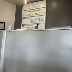 Elements Massage - Front desk and menu