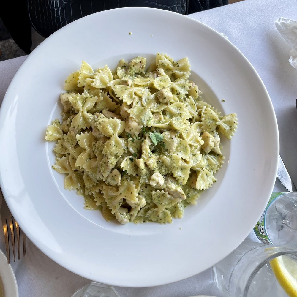 Barolo Cafe - Farfalle al Pesto e Pollo - Italian Near Me - Tustin, California Barolo Cafe - Farfalle al Pesto e Pollo - Italian Near Me - Tustin, California