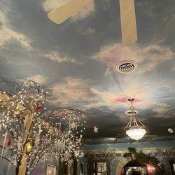 Ashley's Signature Restaurant & Lounge