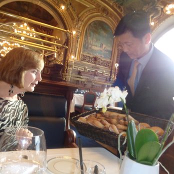 Le Train Bleu - Perusing the Bread Basket - French Near Me - Paris, 75 Le Train Bleu - Perusing the Bread Basket - French Near Me - Paris, 75
