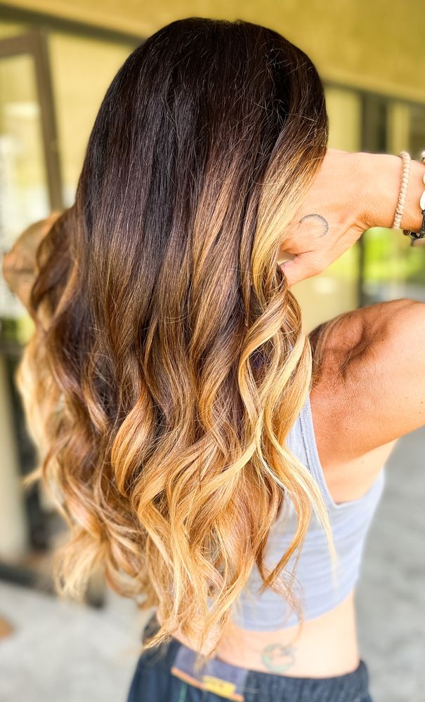 Ashley Barragan Beauty Logo