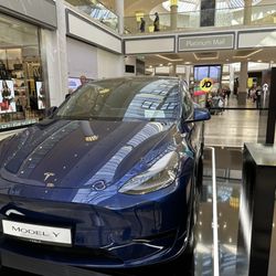 intu Metrocentre - Tesla inside the mall!