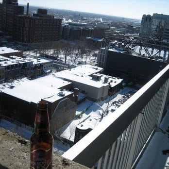 Le 2100 - Looking right off a "Rear View" 22nd floor balcony. (Montréal) - Apartments Near Me - Montreal, Quebec