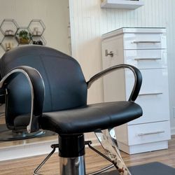 Jade & Co Salon