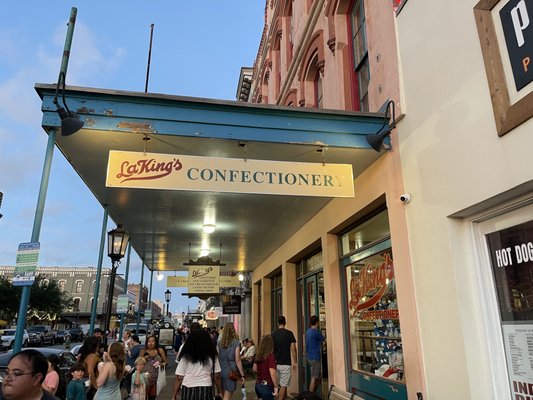 La King's Confectionery by null