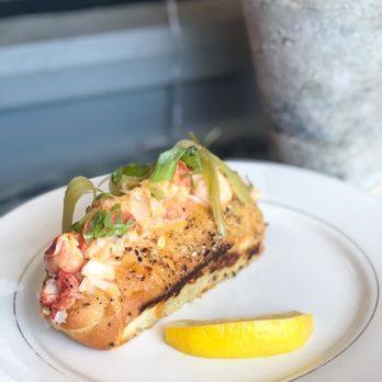 Less Than Greater Than - Lobster roll - Cocktail Bars Near Me - Hudson, Massachusetts