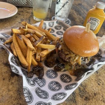 Milwaukee Burger Company - Build Your Own Burger - New American Near Me - Wausau, Wisconsin
