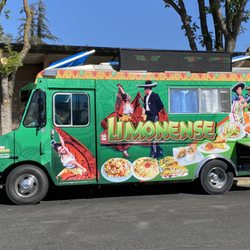 Tacos Limonense - Food Truck Tacos Limonense parked next to the Manteca Pyblic Library.