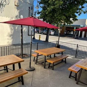Round Table 131 Cky St Petaluma Ca Restaurant Reviews Phone Number Round Table 131, Round Table Petaluma East Washington