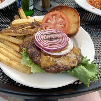 Thunderhead Lodge - Thunderburger - American Near Me - Andreas, Pennsylvania