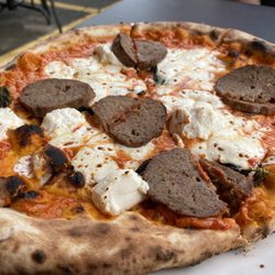 Pizza Vita - Vodka pie with meatballs