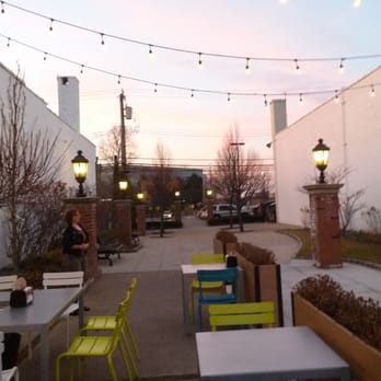 Brome Modern Eatery - Patio - Burgers Near Me - Dearborn, Michigan Brome Modern Eatery - Patio - Burgers Near Me - Dearborn, Michigan