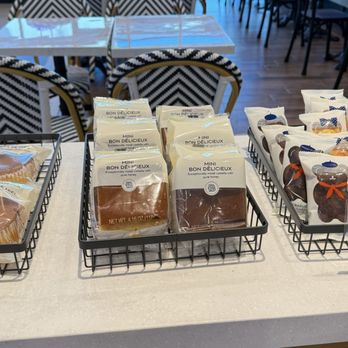 Paris Baguette - Bakeries Near Me - Aliso Viejo, California