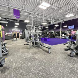 Anytime Fitness - Weights