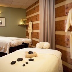 Gateway Lodge - Treat yourself or someone special to a massage at the Woods Spa!