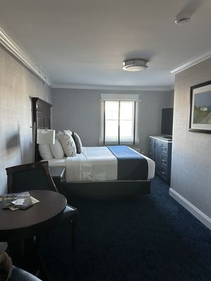 Newport Beach Hotel & Suites by null
