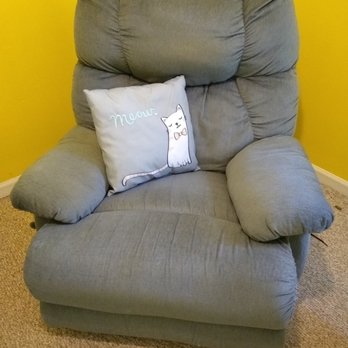 Kitty Kingdom - Let your kitty join Kitty Kingdom in the Komfy Chair for snuggle time. - Pet Boarding Near Me - Nashville, Tennessee