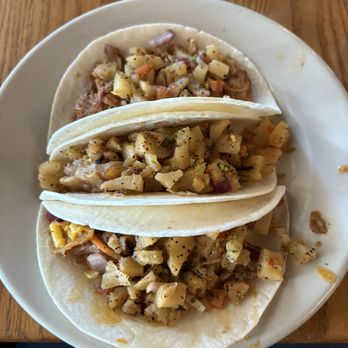Bidwell Tavern - Sweet chili pork tacos - American Near Me - Coventry, Connecticut Bidwell Tavern - Sweet chili pork tacos - American Near Me - Coventry, Connecticut