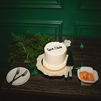 Iced - Custom Cakes Near Me - Chicago, Illinois