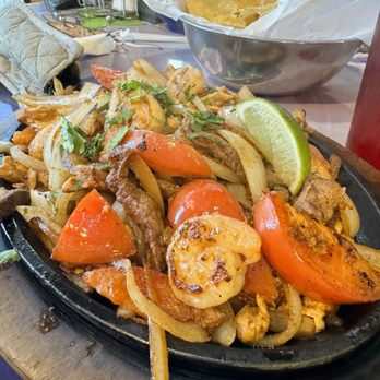 Chelly's Cafe - Three meat fajitas - Mexican Near Me - Kansas City, Missouri