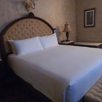 Peppermill Reno - Clean hotel room. - Casinos Near Me - Reno, Nevada Peppermill Reno - Clean hotel room. - Casinos Near Me - Reno, Nevada