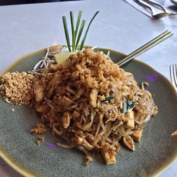 Susu Siam - Susu pad thai with chicken - Thai Near Me - Scarborough, Ontario Susu Siam - Susu pad thai with chicken - Thai Near Me - Scarborough, Ontario