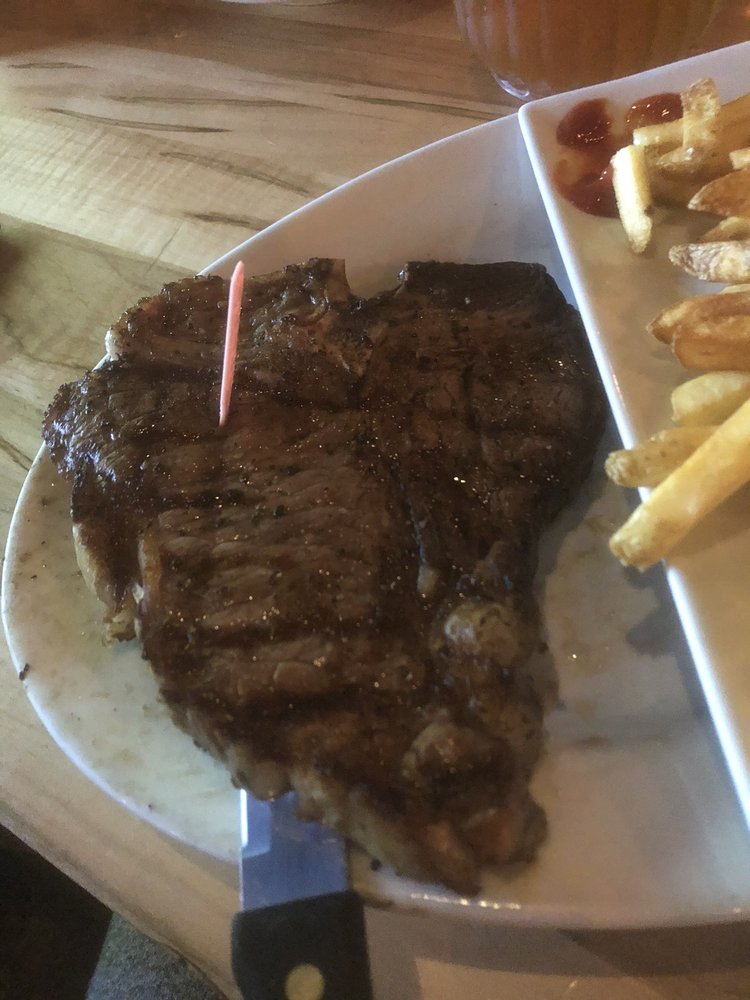 CHUCK’S ROADHOUSE 43 Photos & 70 Reviews 765 Exeter Road, London