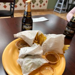 El Cerrito Taqueria - Chips n Salsa