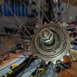 Bike Mart - Don't work or shop here!
