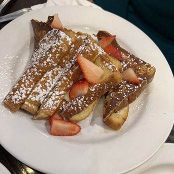 Famous Toastery - Stuffed French toast - Breakfast & Brunch Near Me - Ashburn, Virginia