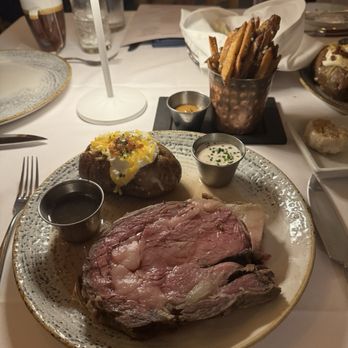 Yachtsman Steakhouse - 14-oz Roasted Prime Rib - Steakhouses Near Me - Lake Buena Vista, Florida Yachtsman Steakhouse - 14-oz Roasted Prime Rib - Steakhouses Near Me - Lake Buena Vista, Florida