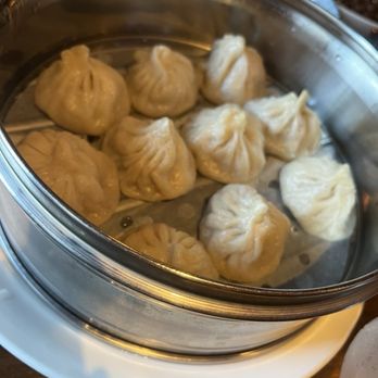 Hui Tou Xiang - Pork Xiao Long Bao / 猪肉小籠包 - Chinese Near Me - Los Angeles, California