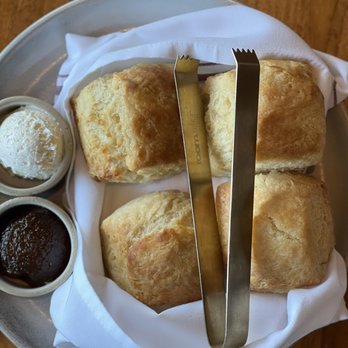 Yardbird - Classic Buttermilk Biscuits - Southern Near Me - Los Angeles, California Yardbird - Classic Buttermilk Biscuits - Southern Near Me - Los Angeles, California
