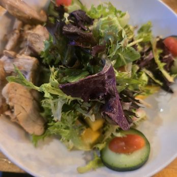 Cafe Napolina - Mango and avocado salad with chicken - Pizza Near Me - Concord, California