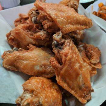 Old Pony Martini Pub - Plain wings. Unrivaled. Crisped to perfection, with a tender juicy inside. Homemade ranch is amazing, too. - Cocktail Bars Near Me - Grosse Pointe, Michigan Old Pony Martini Pub - Plain wings. Unrivaled. Crisped to perfection, with a tender juicy inside. Homemade ranch is amazing, too. - Cocktail Bars Near Me - Grosse Pointe, Michigan