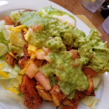 Momo's Cafe - Grilled chicken taco salad no shell chips on the side - American Near Me - Vallejo, California