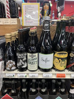 Zipps Liquors by null