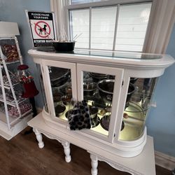 Jerri’s Cakery & Confections - Assortment of treats for your four legged family members.