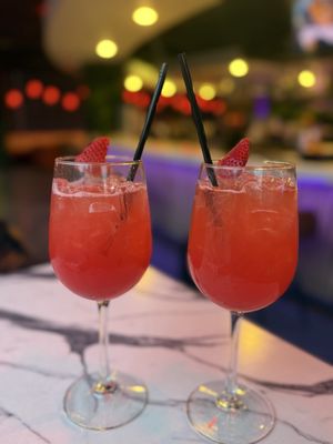 4Play Kitchen & Cocktails by null