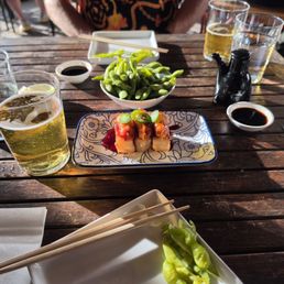 Edamame and crispy rice & tuna appetiziers Edamame and crispy rice & tuna appetiziers