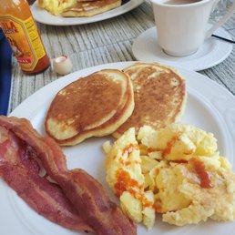Amazing breakfast by the hosts! Amazing breakfast by the hosts!