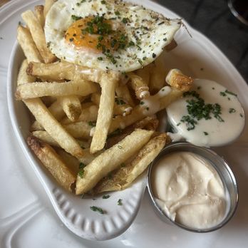 Au Cheval - Crispy Fries , Garlic Aioli & Fried Farm Egg - Bars Near Me - Chicago, Illinois Au Cheval - Crispy Fries , Garlic Aioli & Fried Farm Egg - Bars Near Me - Chicago, Illinois